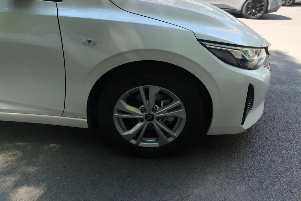 Nissan Sylphy Sylphy 1.6L CVT True Edition 2025 — thumbnail 3