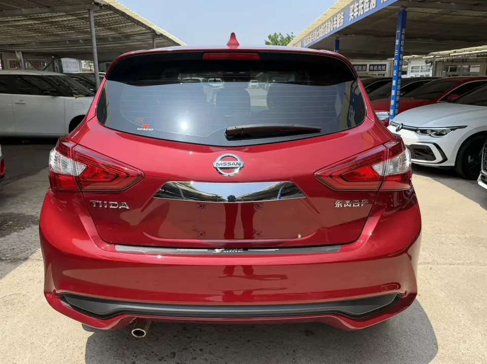 Nissan Tiida Tiida 2023 1.6L CVT Smart Travel Edition 2022 — миниатюра 2
