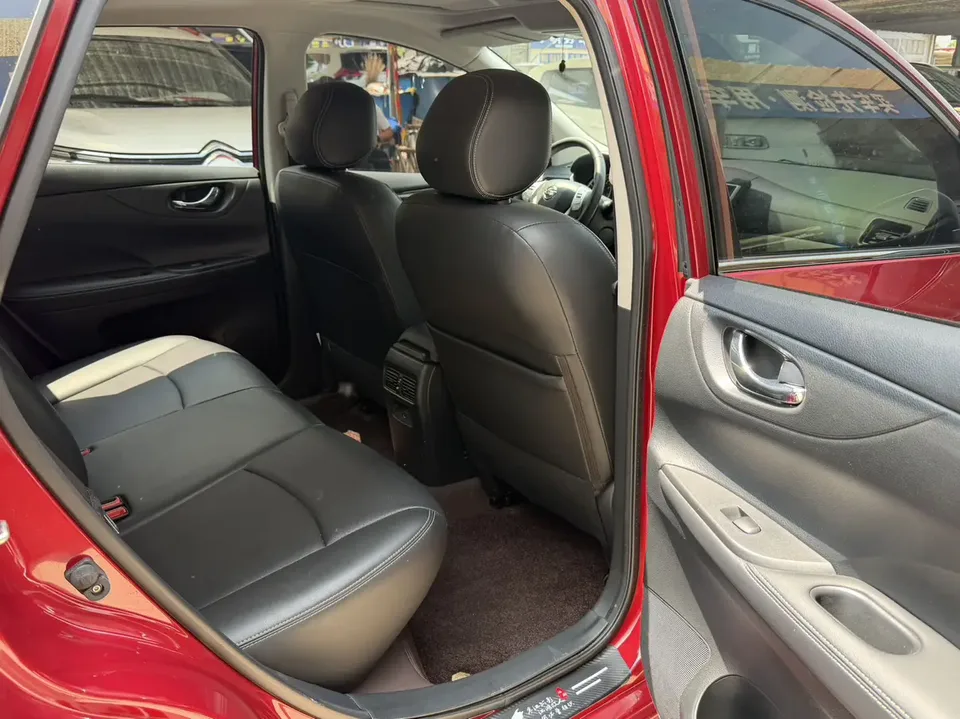 Nissan Tiida Tiida 2023 1.6L CVT Smart Travel Edition 2022 — миниатюра 4