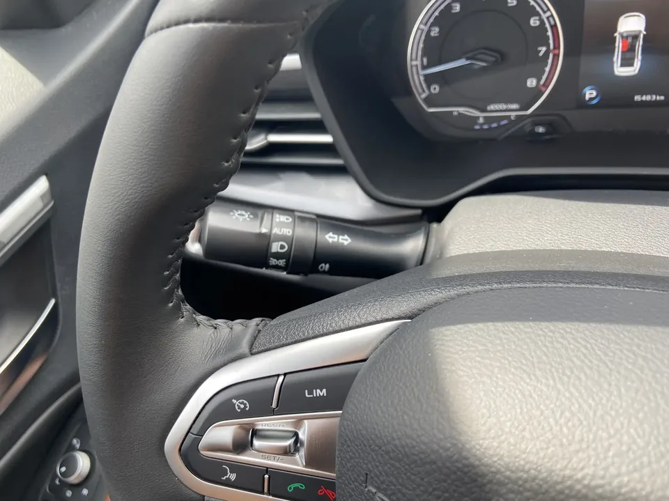 Geely Vision X6 PRO 1.4T Automatic Premium Edition 2022 — миниатюра 4