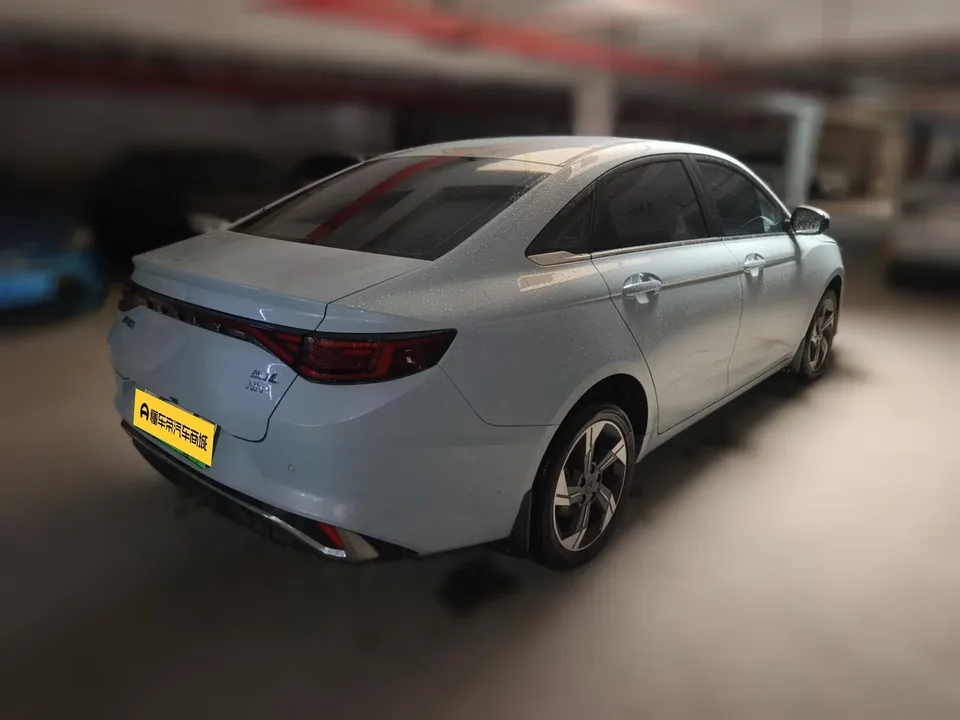 Geely Emgrand L HiP Emgrand L HiP 1.5TD-DHT Pro Champion Edition 100KM Excellence 2024 — thumbnail 3