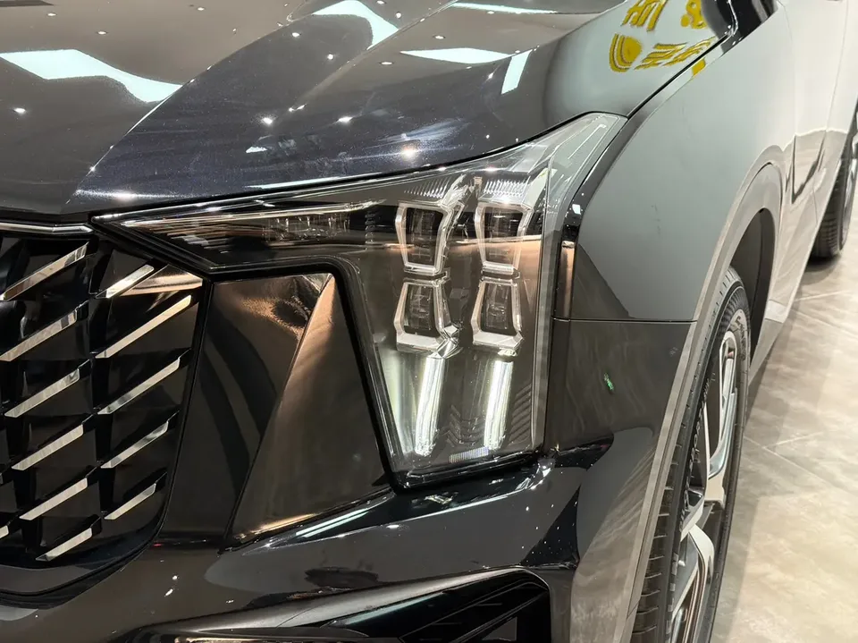 GAC Trumpchi GS8 Trumpchi GS8 2024 Pilot Series 2.0TGDI 2WD Luxury Connected Edition 2023 — миниатюра 3