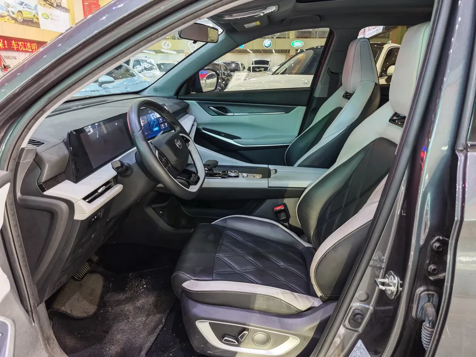 Changan CS75PLUS third generation 1.5T automatic premium model 2023 — миниатюра 4