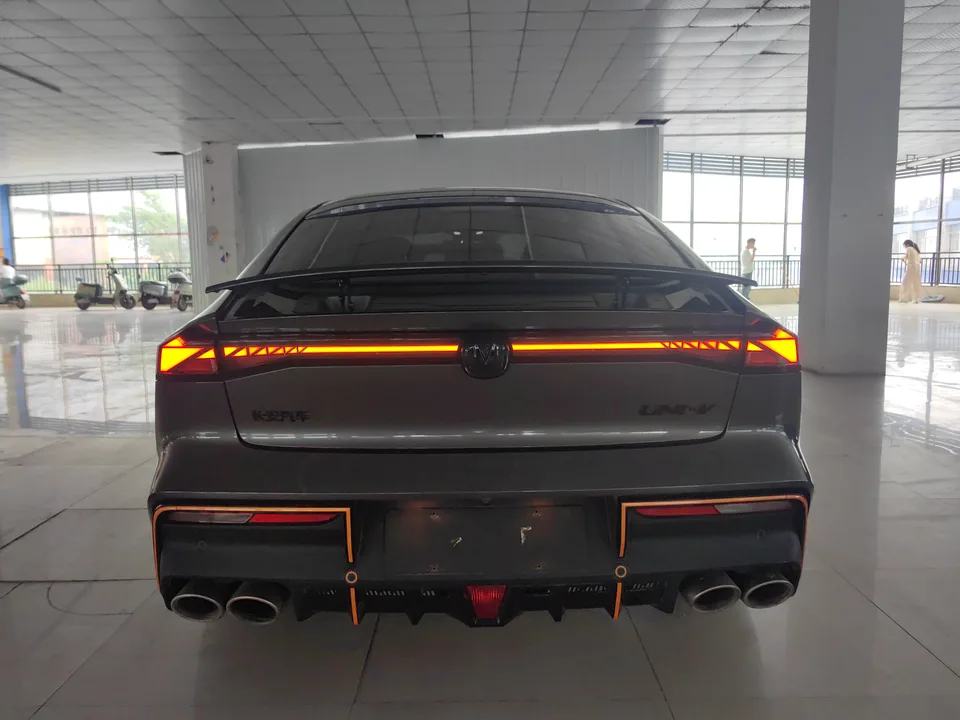 Changan UNI-V 2.0T Speed Edition 2022 — миниатюра 4