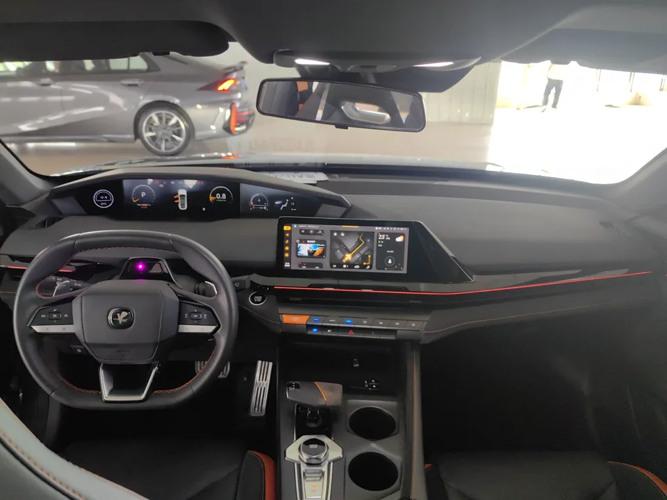 Changan UNI-V 2.0T Speed Edition 2022 — миниатюра 5