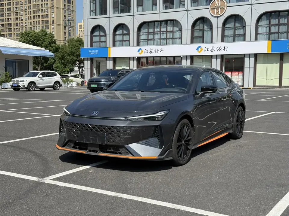 Changan UNI-V 2024