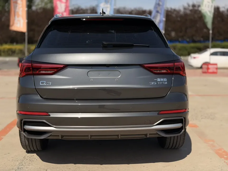 Audi Q3 Audi Q3 2022 35 TFSI Fashionable and Dynamic 2022 — миниатюра 2