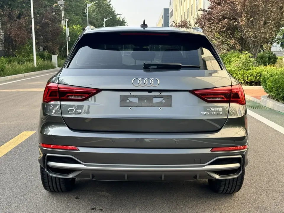 Audi Q3 Audi Q3 2022 35 TFSI Fashionable and Dynamic 2022 — миниатюра 2