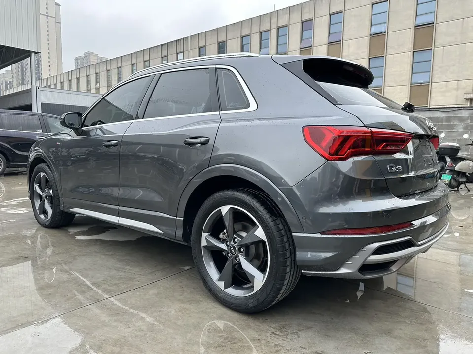 Audi Q3 Audi Q3 2022 35 TFSI Fashionable and Dynamic 2022 — миниатюра 2