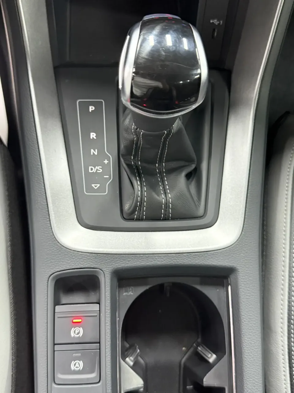 Audi Q3 Audi Q3 2022 35 TFSI Fashionable and Dynamic 2022 — миниатюра 4