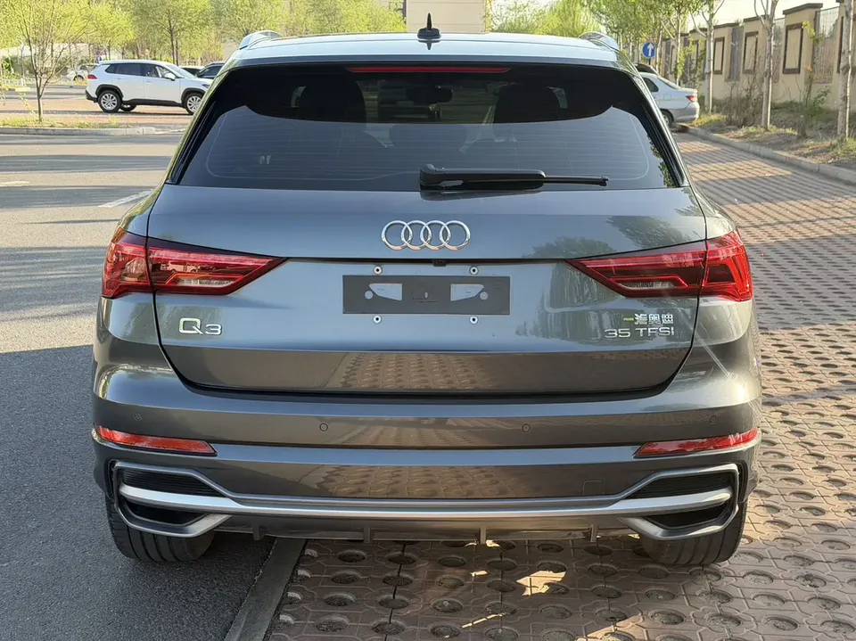 Audi Q3 Audi Q3 2022 35 TFSI Fashionable and Dynamic 2022 — миниатюра 2