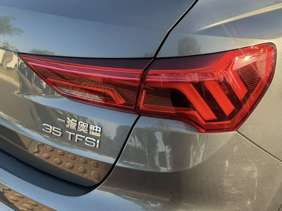 Audi Q3 Audi Q3 2022 35 TFSI Fashionable and Dynamic 2022 — миниатюра 3