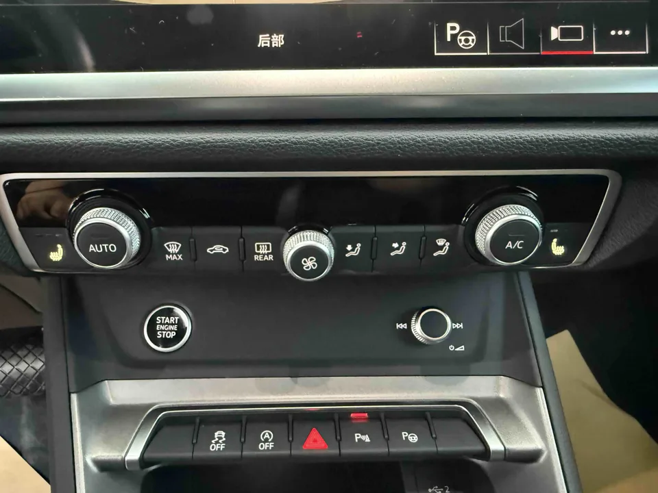 Audi Q3 Audi Q3 2022 35 TFSI Fashionable and Dynamic 2022 — миниатюра 4