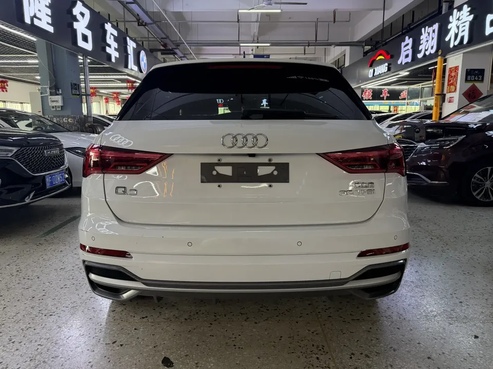 Audi Q3 Audi Q3 2023 35 TFSI Fashionable and Dynamic 2023 — миниатюра 2