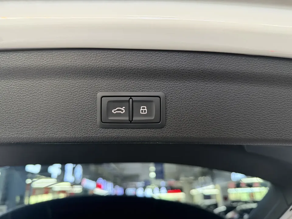 Audi Q3 Audi Q3 2023 35 TFSI Fashionable and Dynamic 2023 — миниатюра 3