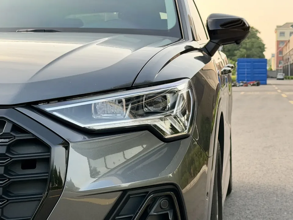 Audi Q3 Audi Q3 2023 35 TFSI Fashionable and Dynamic 2023 — миниатюра 3