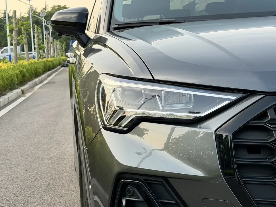 Audi Q3 Audi Q3 2023 35 TFSI Fashionable and Dynamic 2023 — миниатюра 4