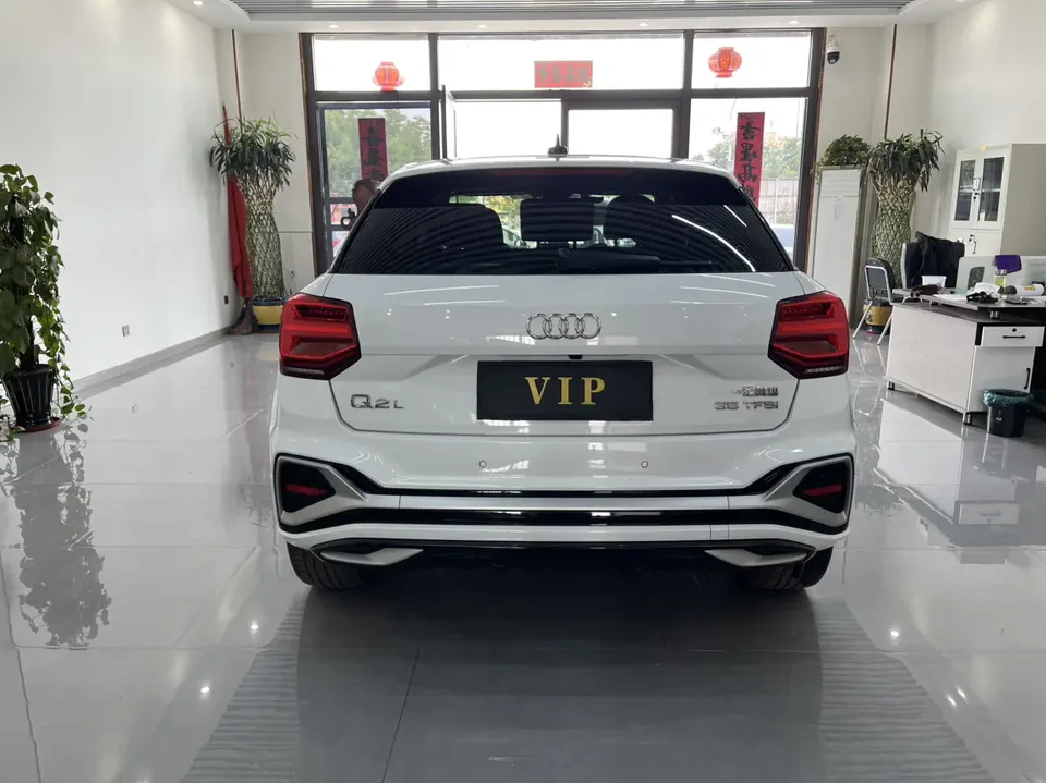 Audi Q2L Audi Q2L 2022 35 TFSI Fashion Dynamic Edition 2022 — миниатюра 2