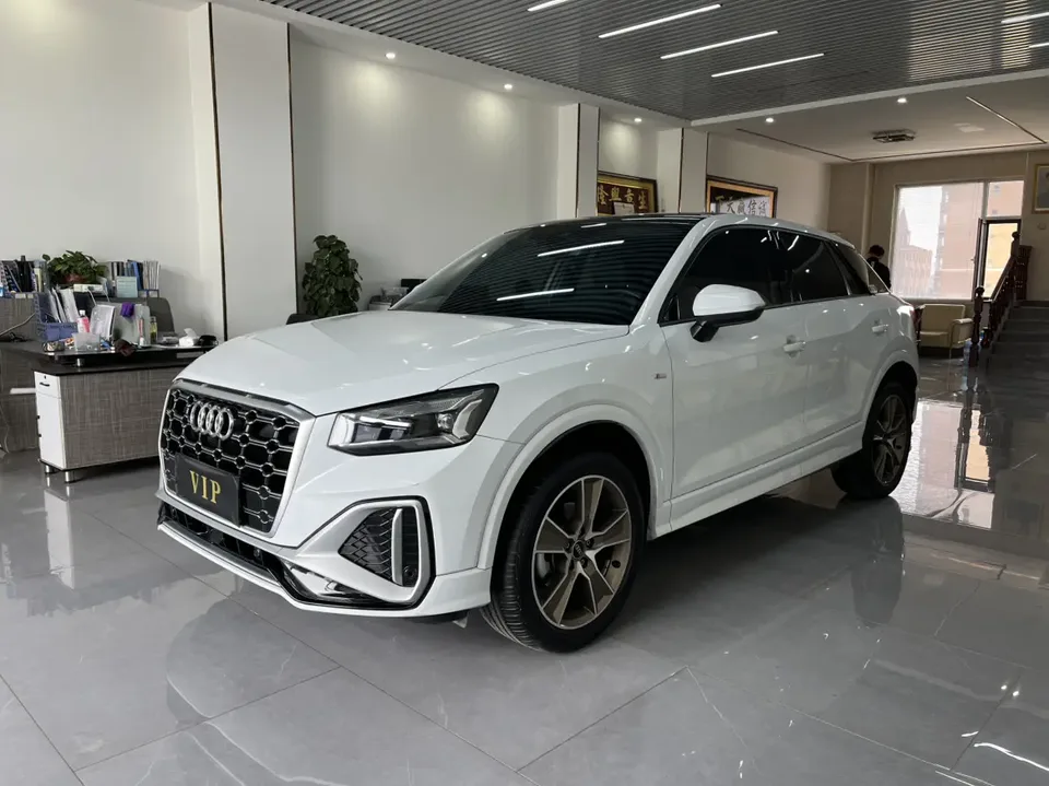 Audi Q2L Audi Q2L 2022 35 TFSI Fashion Dynamic Edition 2022 — фото 1, купить с доставкой в Москву