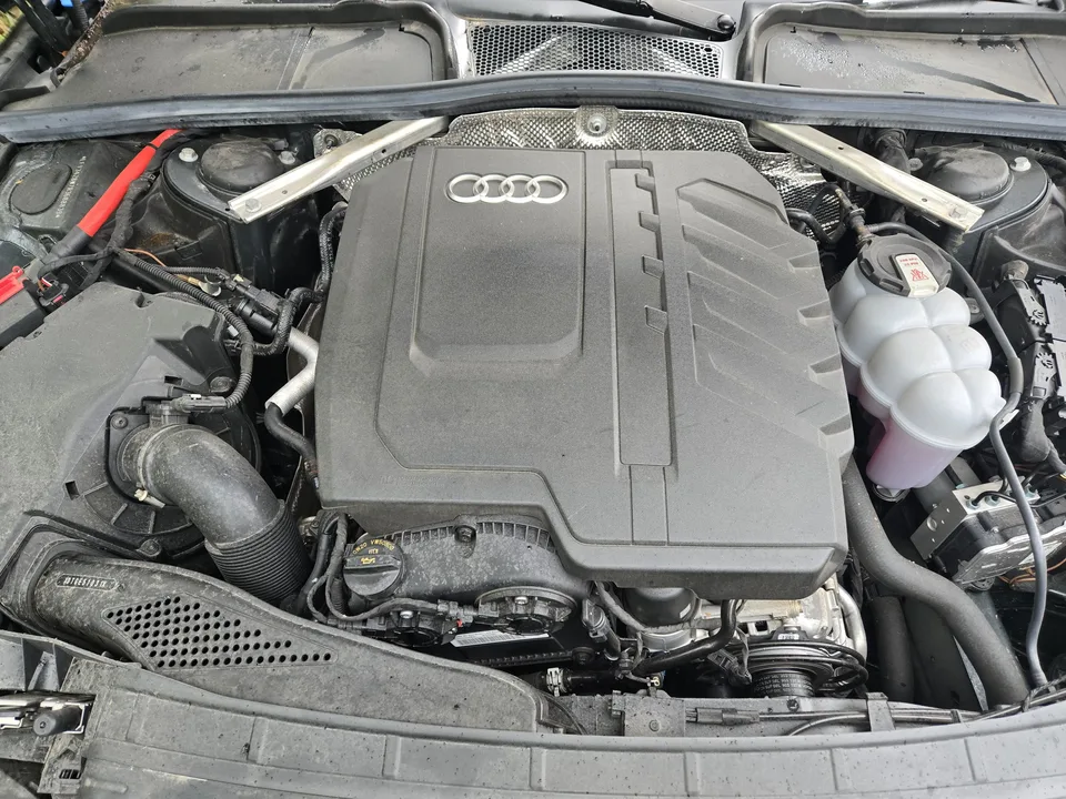Audi a4 l Audi A4L 2024 40 TFSI quattro RS kit combustion speed type 2024 — миниатюра 2