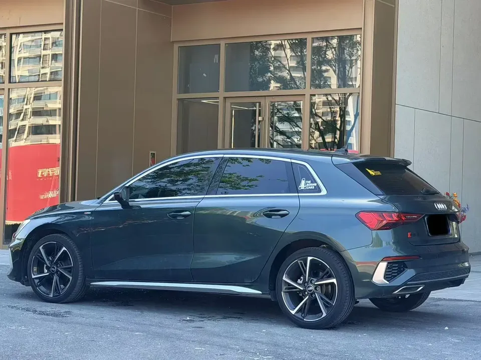 Audi A3 Sportback 35 TFSI stylish and sporty 2022 — миниатюра 4