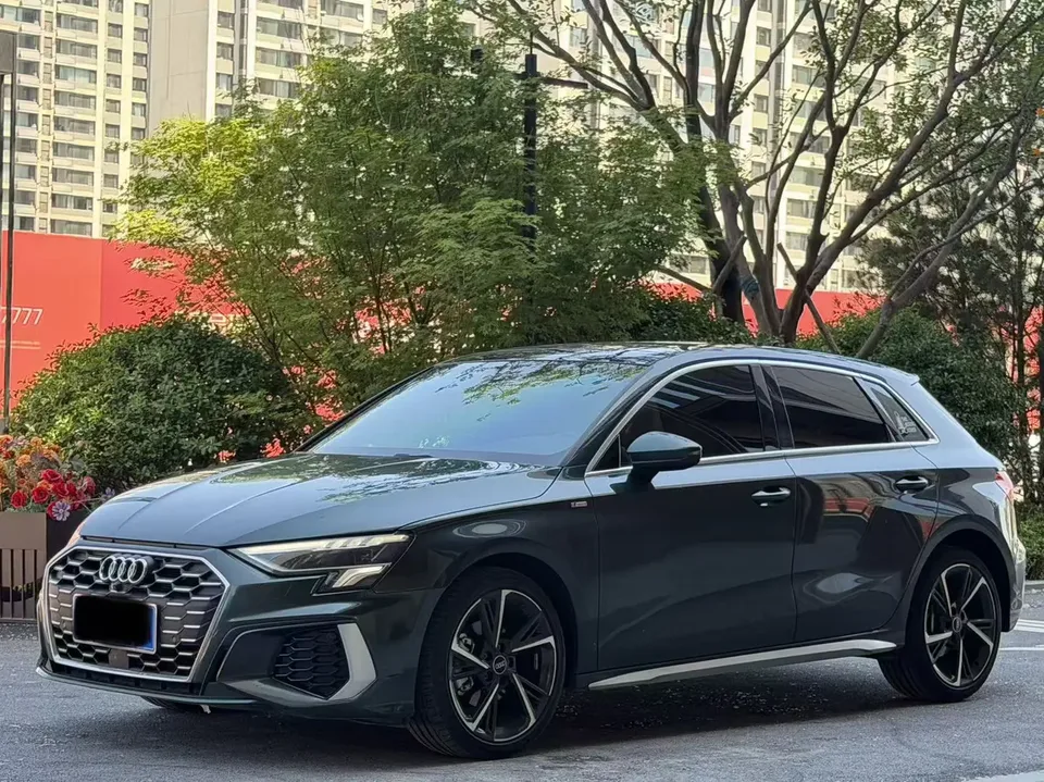 Audi A3 Sportback 35 TFSI stylish and sporty 2022 — фото 1, купить с доставкой в Москву
