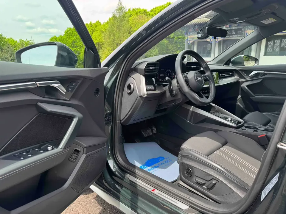 Audi A3 facelift A3L Limousine 35 TFSI stylish and sporty 2023 — миниатюра 5