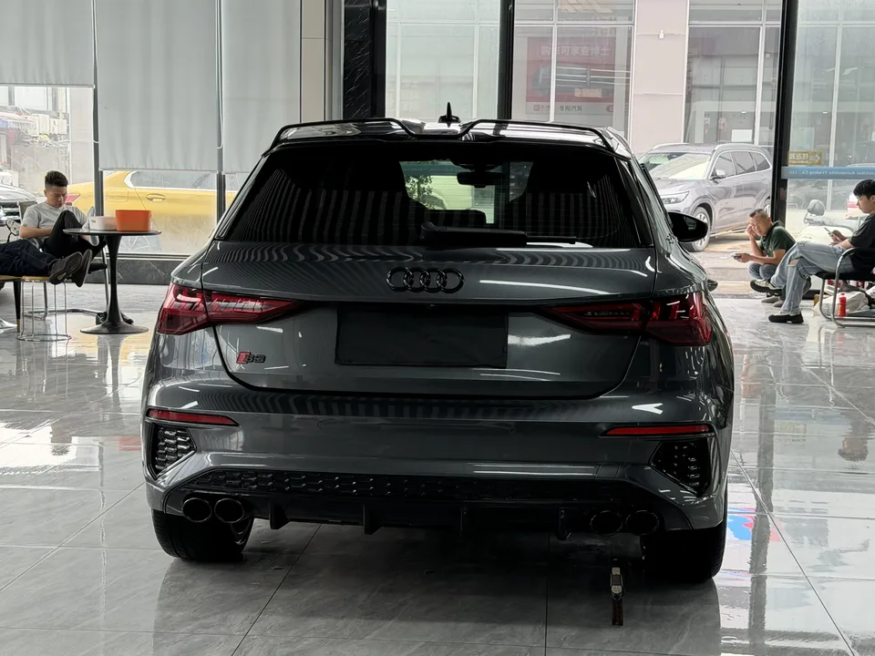 Audi A3 facelift Sportback 35 TFSI stylish and sporty 2023 — миниатюра 4