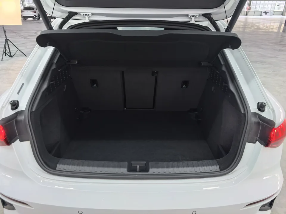 Audi A3 Sportback 35 TFSI stylish and sporty 2022 — миниатюра 5