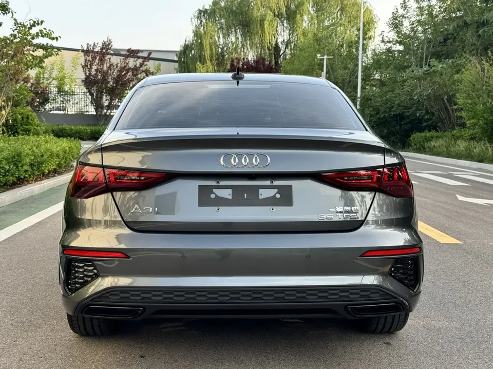 Audi A3 A3L Limousine 35 TFSI Fashion Sports 2023 — миниатюра 2