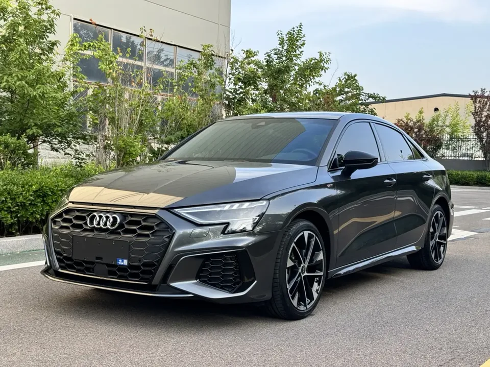 Audi A3 A3L Limousine 35 TFSI Fashion Sports 2023 — фото 1, купить с доставкой в Москву