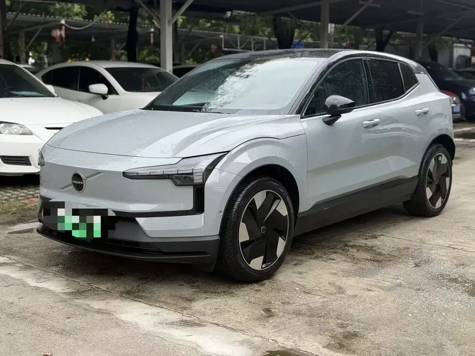 Volvo EX30 2024