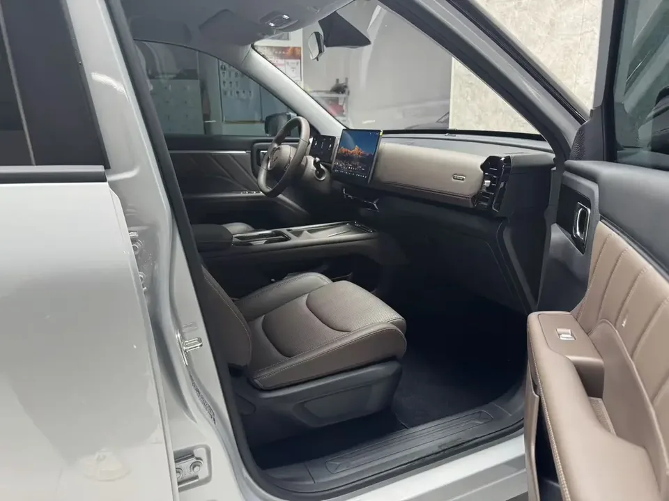 Wuling Starlight 560 EV Starlight 560 EV 2025 pure electric version 2026 — миниатюра 3