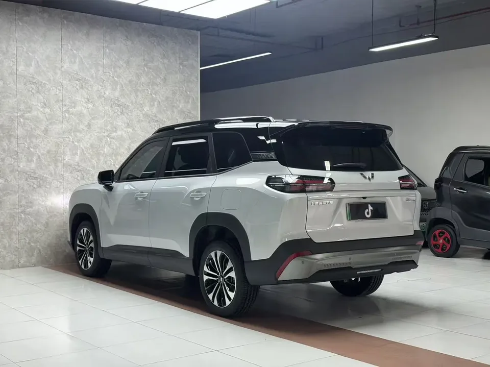 Wuling Starlight 560 EV Starlight 560 EV 2025 pure electric version 2026 — миниатюра 4