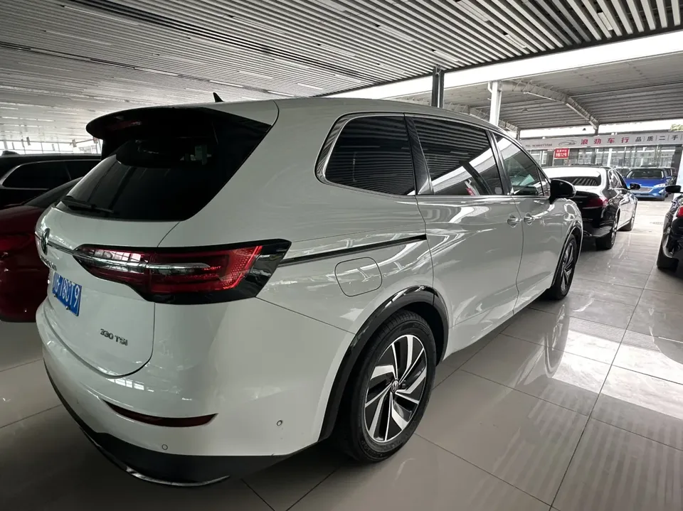Volkswagen Weiran 330TSI Deluxe Edition 2023 — миниатюра 2