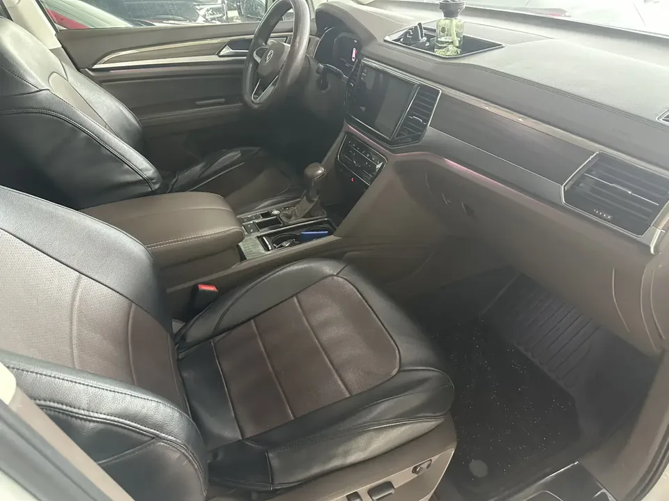 Volkswagen Weiran 330TSI Deluxe Edition 2023 — миниатюра 3