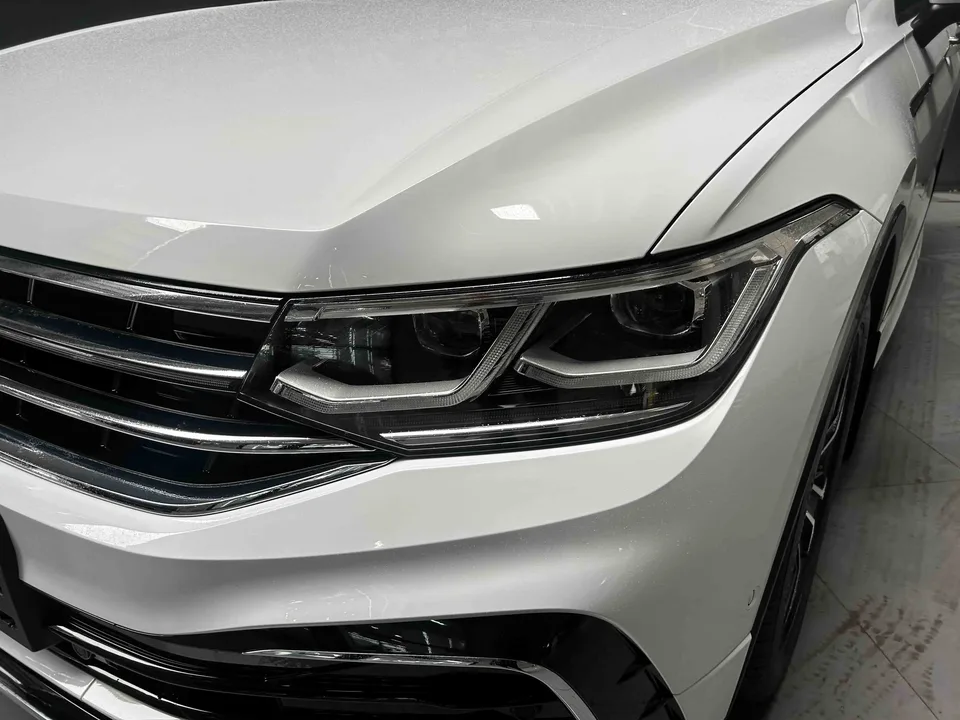 Volkswagen Tiguan L facelift 330TSI two-wheel drive R-Line flagship version 2023 — миниатюра 2