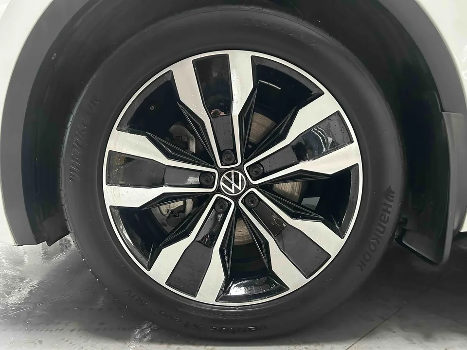 Volkswagen Tiguan L facelift 330TSI two-wheel drive R-Line flagship version 2023 — миниатюра 3