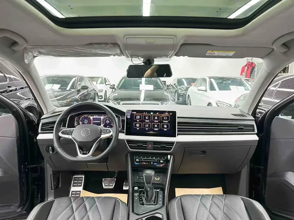 Volkswagen Tiguan L Tiguan L 2024 330TSI 2WD R-Line Enjoy Edition 2024 — миниатюра 4