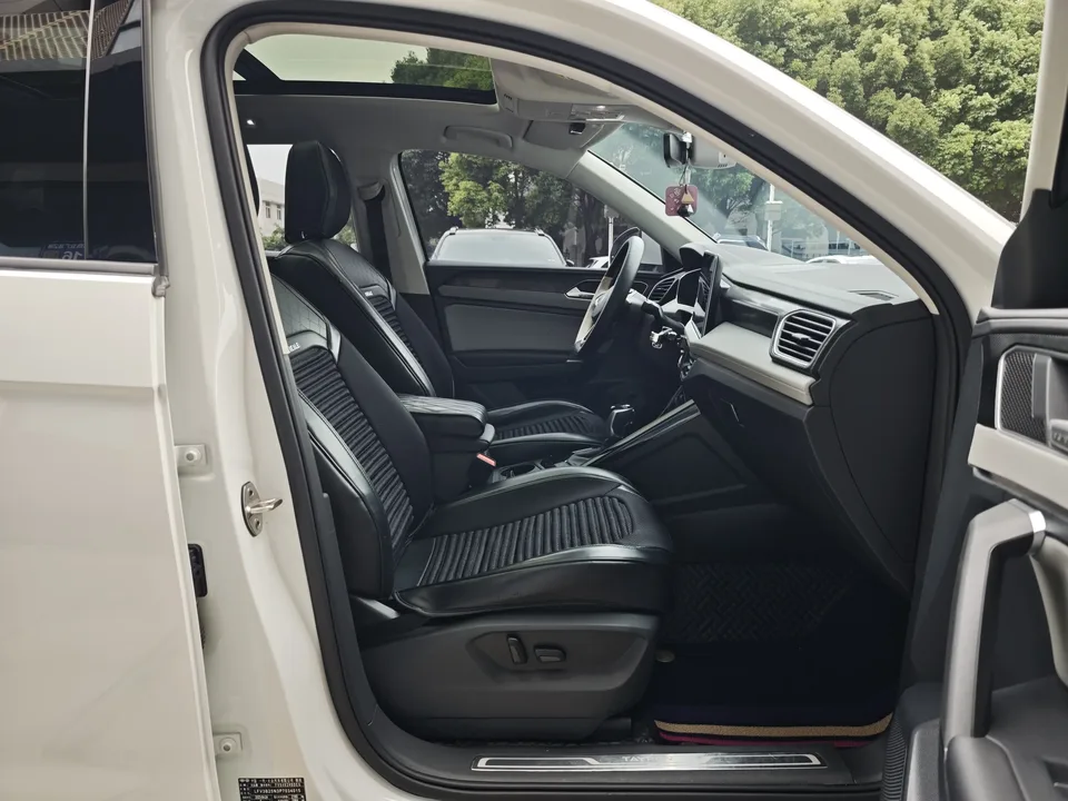 Volkswagen Tayron Tanyue 2023 330TSI 2WD Luxury Plus Advanced Edition 2023 — миниатюра 3