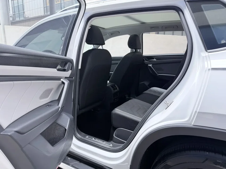Volkswagen Tayron Tanyue 2023 280TSI 2WD Luxury Plus Advanced Edition 2022 — миниатюра 4