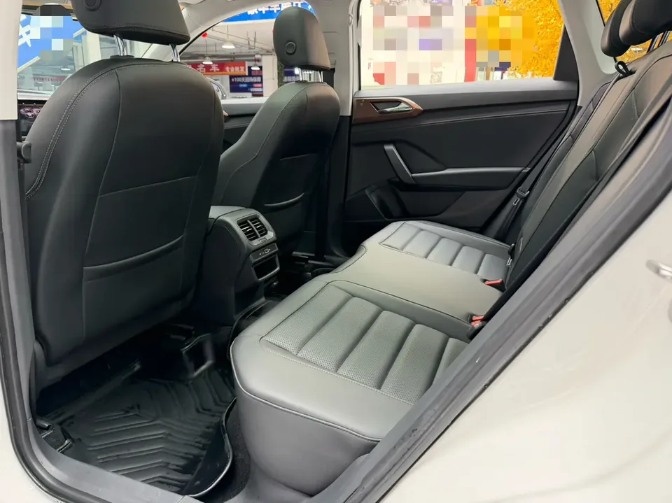 Volkswagen Tharu 280TSI 2WD Luxury Edition 2022 — миниатюра 5