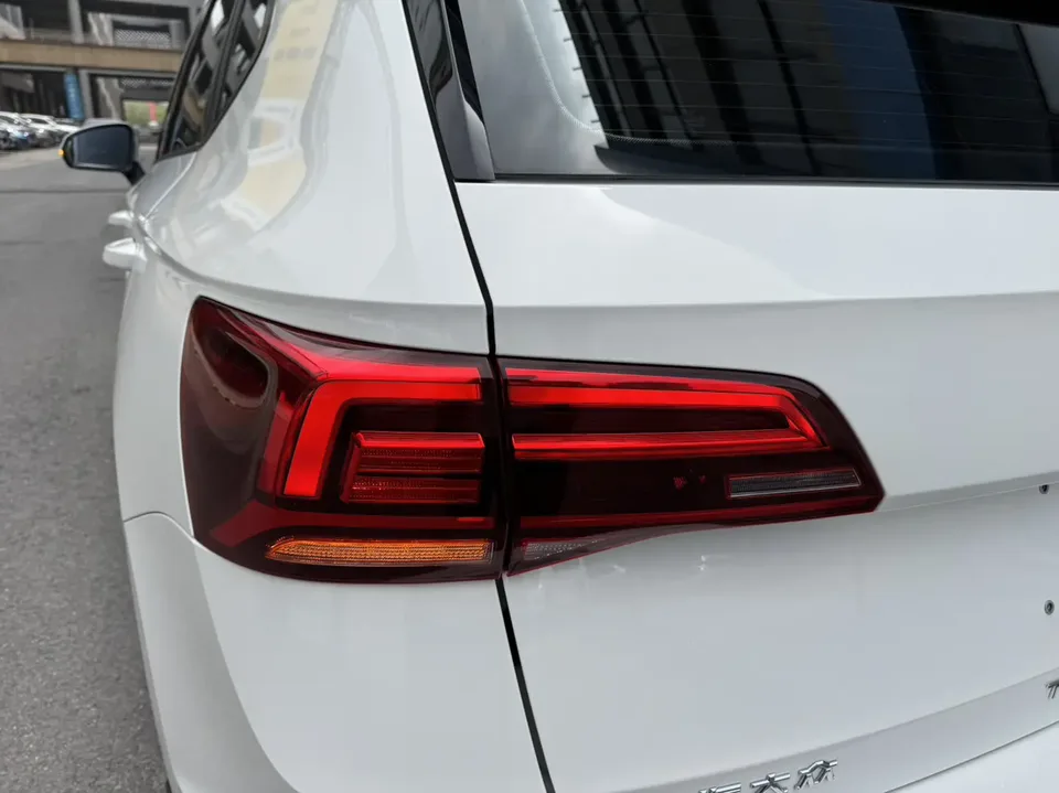 Volkswagen Tharu Tuyue 280TSI 2WD Fashion Edition 2022 — миниатюра 3