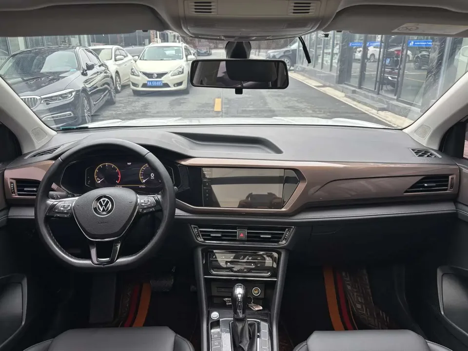 Volkswagen Tharu 280TSI 2WD Luxury Edition 2022 — миниатюра 5