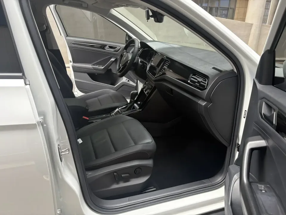 Volkswagen T-Roc Tange 280TSI DSG two-wheel drive comfort PLUS 2022 — миниатюра 3