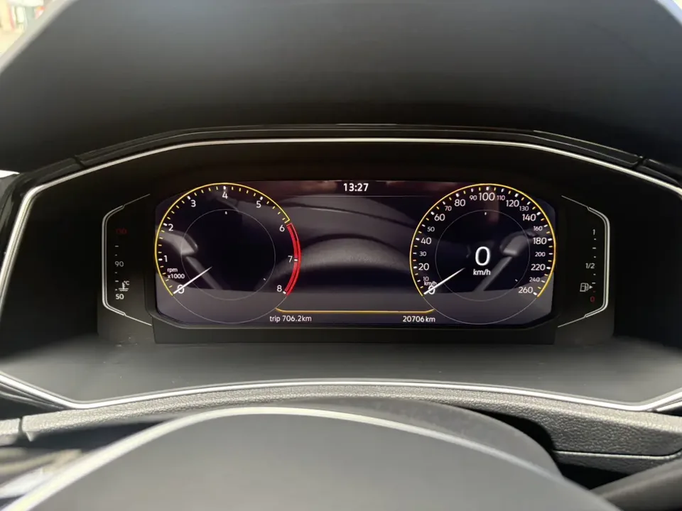 Volkswagen T-Roc Tange 280TSI DSG two-wheel drive comfort PLUS 2022 — миниатюра 4