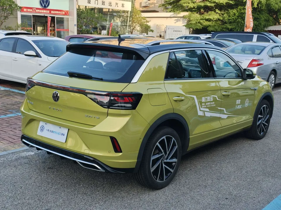 Volkswagen T-Roc TANG 300TSI DSG Starlight Edition 2023 — миниатюра 2