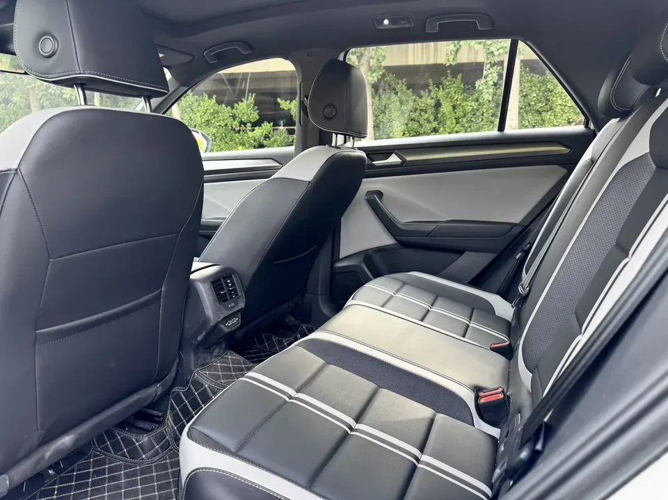 Volkswagen T-Roc 300TSI DSG Chenguang Edition 2024 — миниатюра 3
