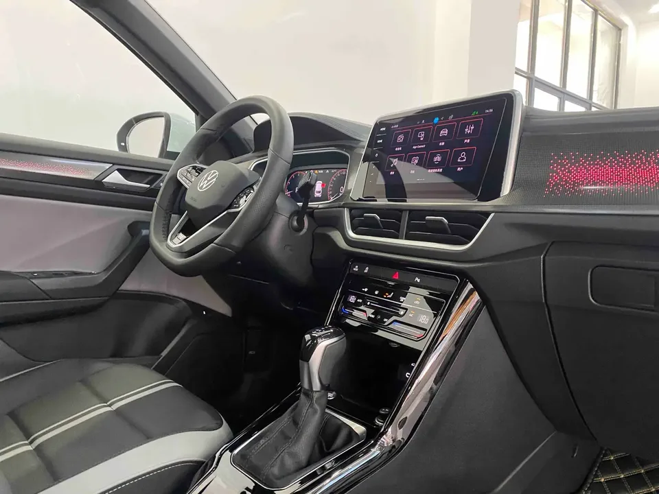 Volkswagen T-Roc model 2 300TSI DSG Chenguang Edition 2025 — миниатюра 5