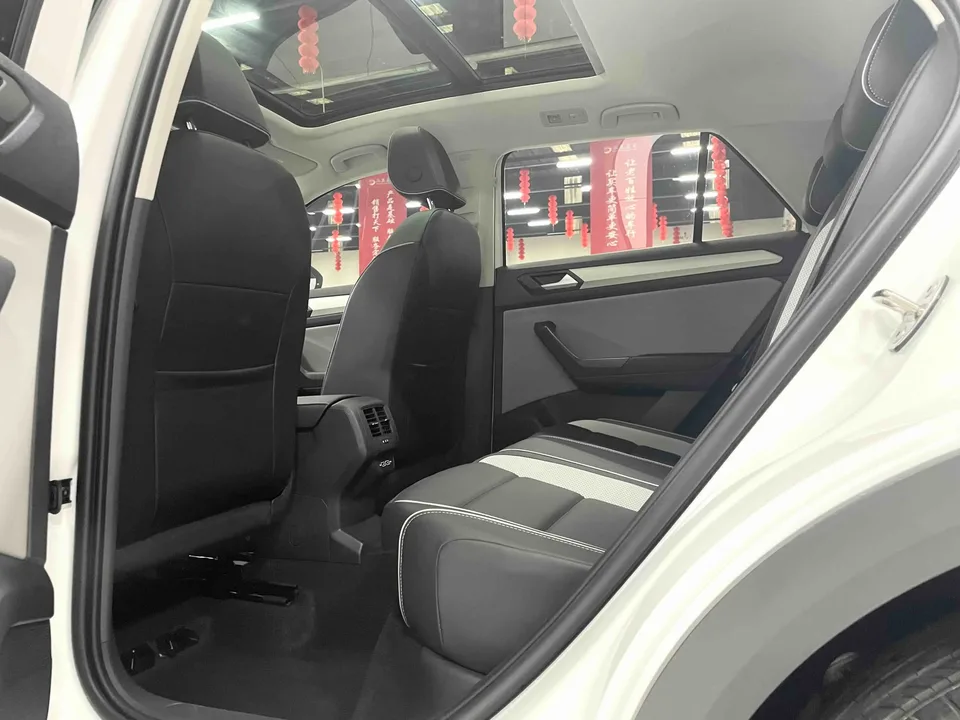 Volkswagen T-Roc T-Roc 280TSI DSG Time Edition 2024 — thumbnail 5